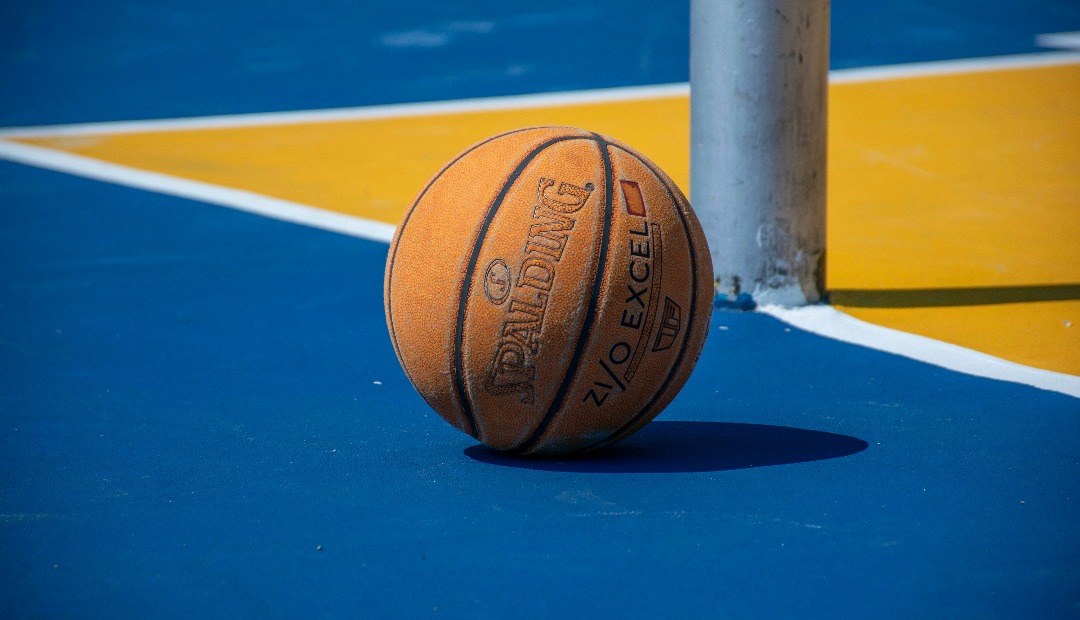 Image for What to Look for When Choosing an Apartment With a Basketball Court